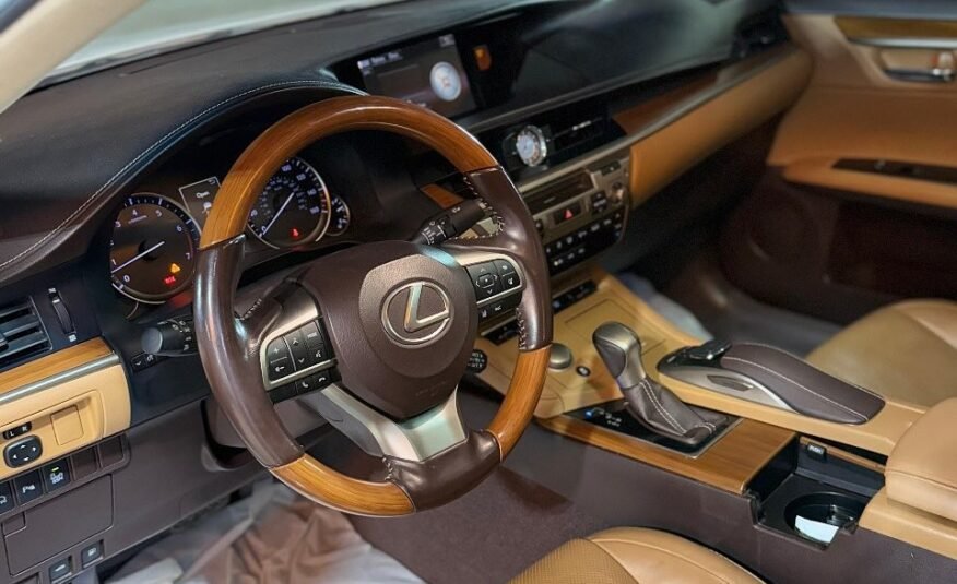 2016 Lexus ES350