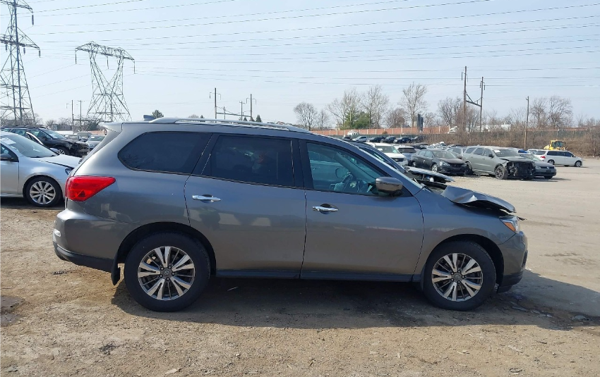 2019 Nissan Pathfinder SV