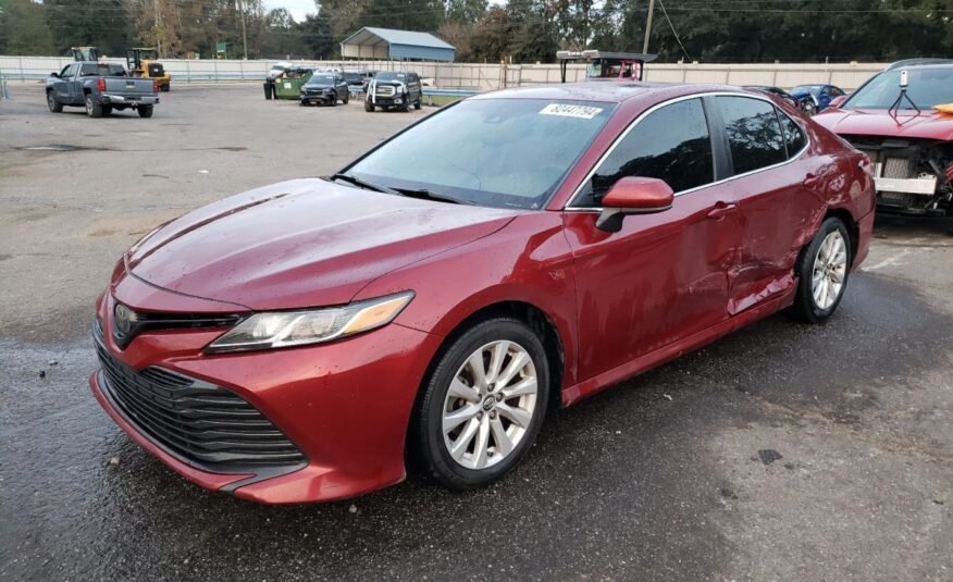 2018 II TOYOTA CAMRY LE