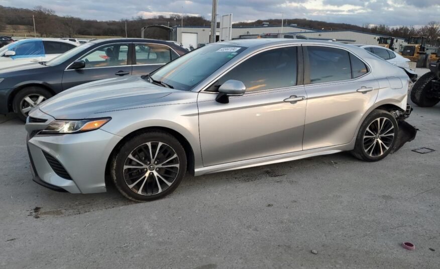 2020 II TOYOTA CAMRY SE