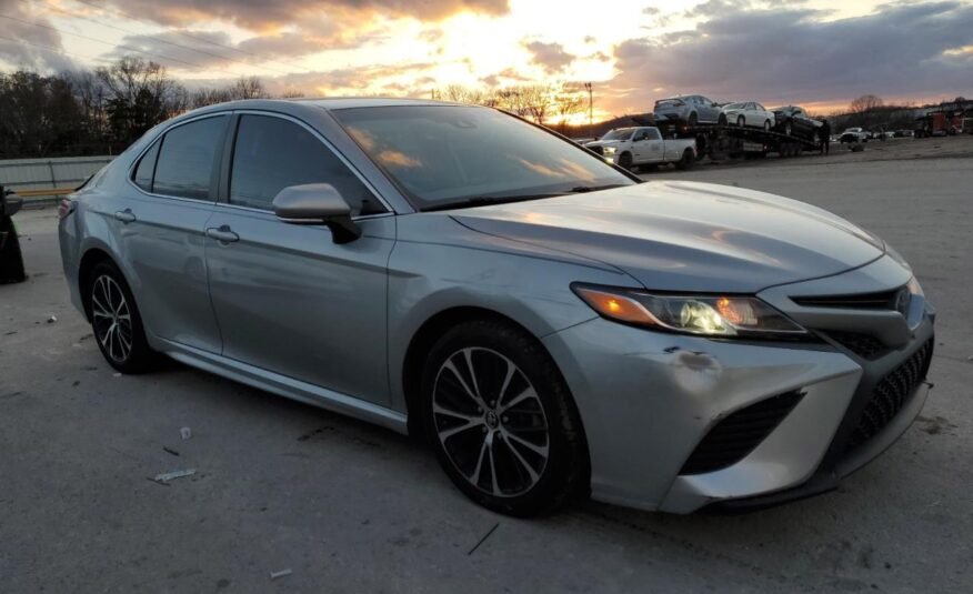 2020 II TOYOTA CAMRY SE