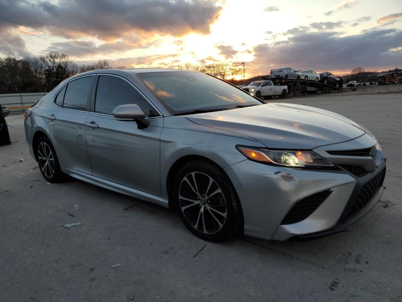 2020 II TOYOTA CAMRY SE