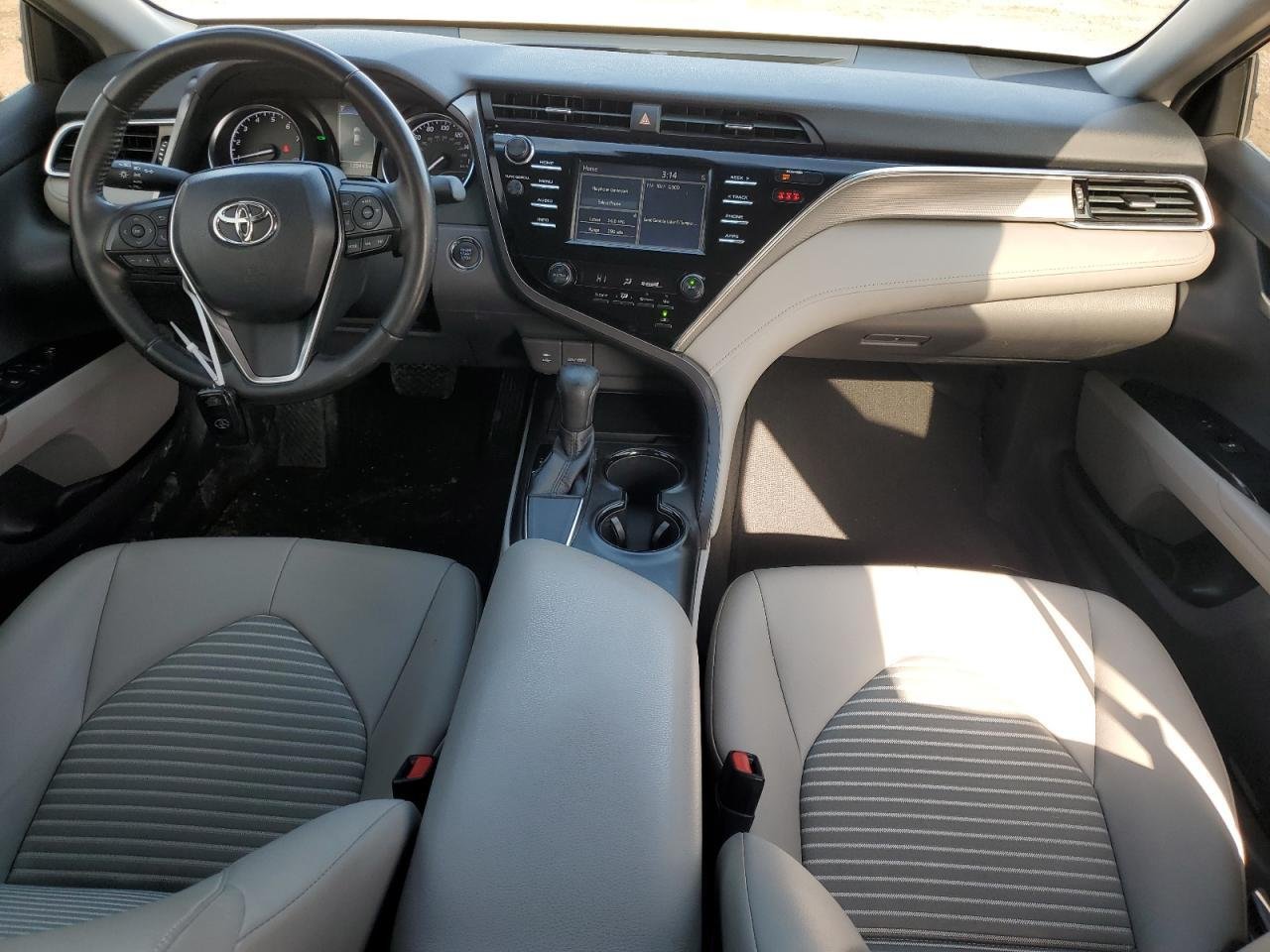 2018 II TOYOTA CAMRY SE
