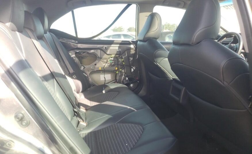 2019 II TOYOTA CAMRY SE
