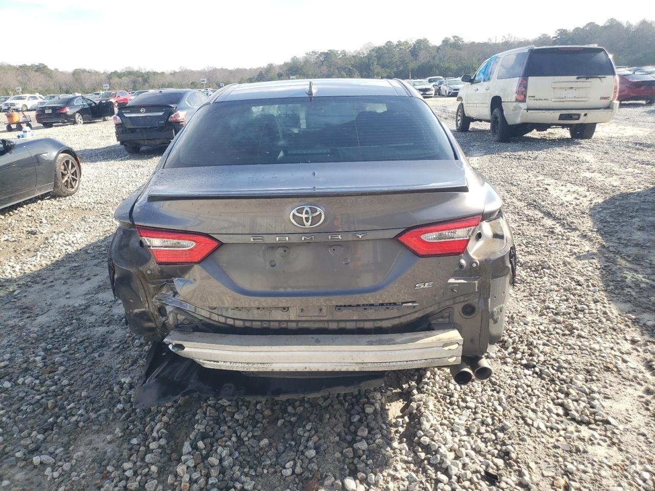 2019 II TOYOTA CAMRY SE