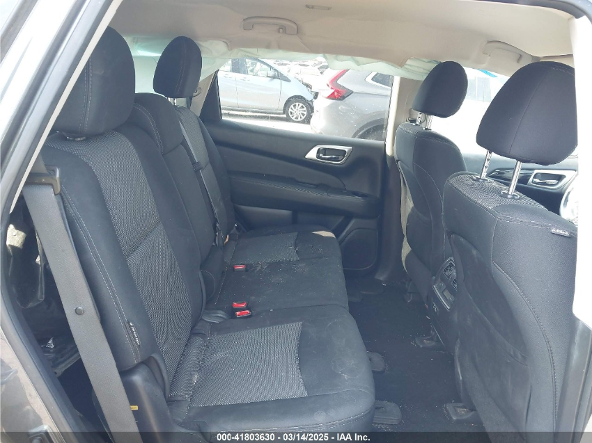 2019 Nissan Pathfinder SV