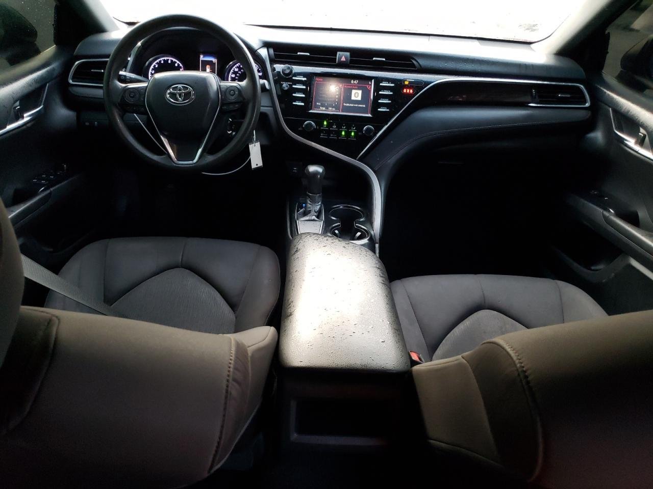 2018 II TOYOTA CAMRY LE