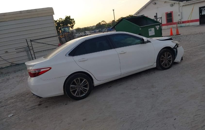 2017 II TOYOTA CAMRY SE