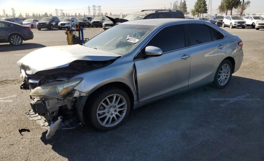 2017 II TOYOTA CAMRY LE