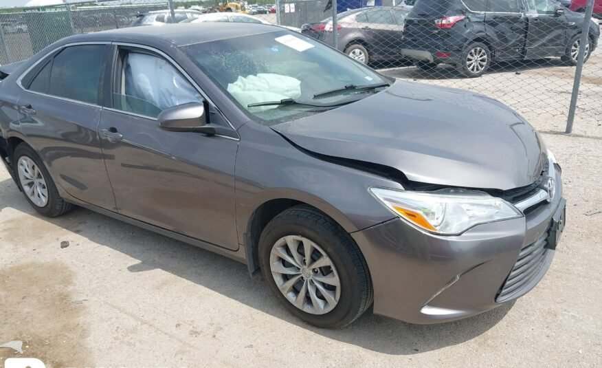 2017 II Toyota Camry LE