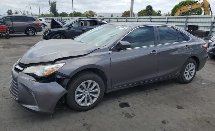 2017 II Toyota Camry LE