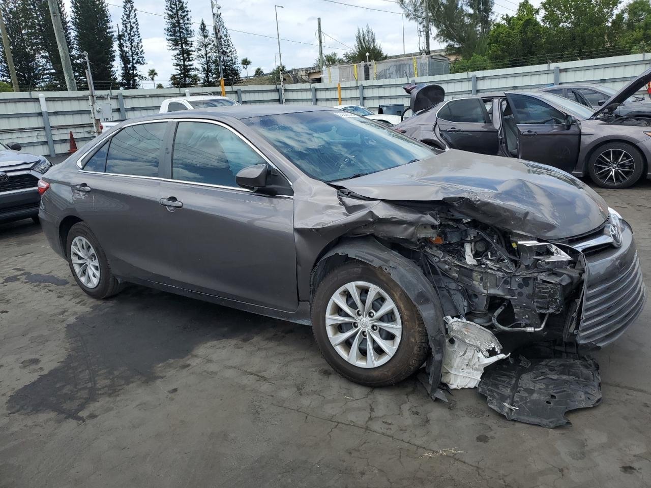 2017 II Toyota Camry LE