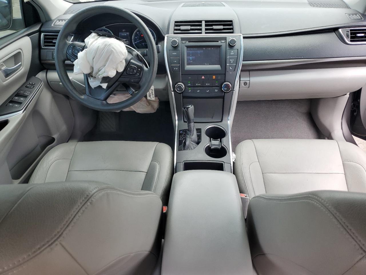 2017 II Toyota Camry LE