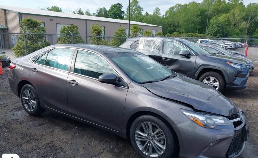 2017 II TOYOTA CAMRY SE