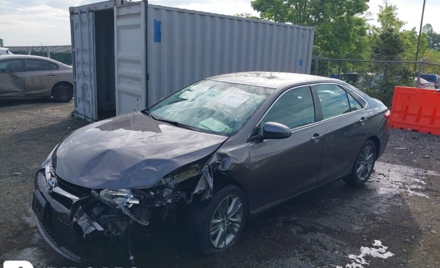 2017 II TOYOTA CAMRY SE