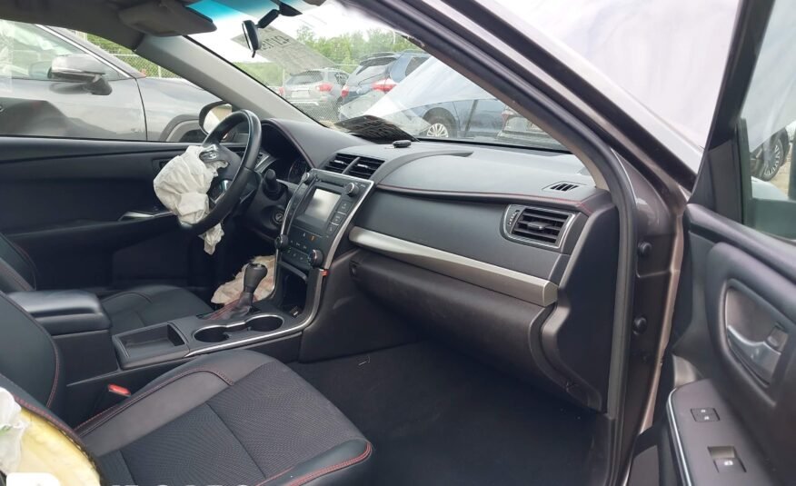 2017 II TOYOTA CAMRY SE