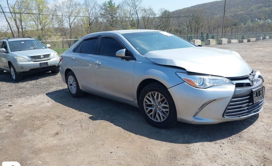 2017 II TOYOTA CAMRY LE