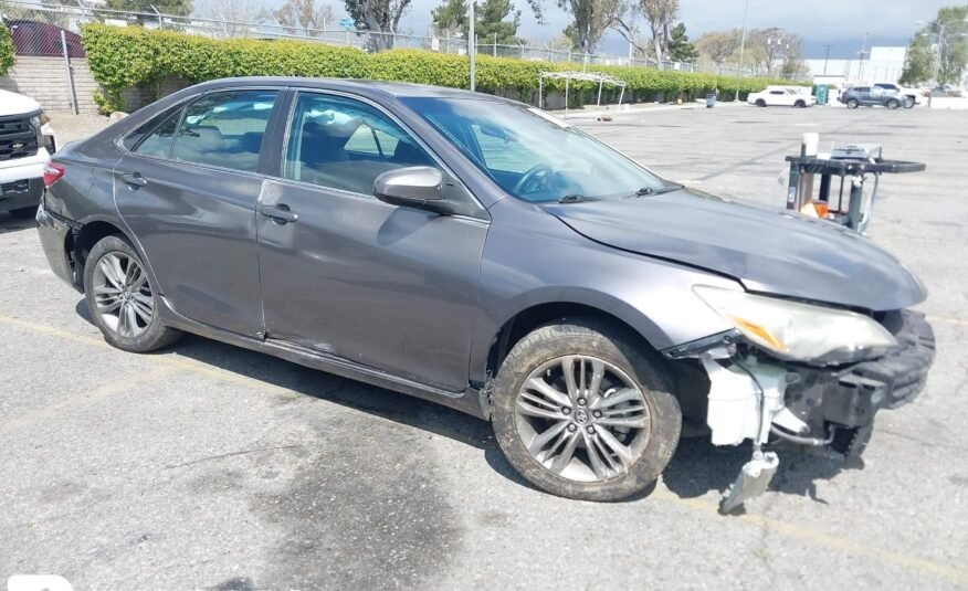 2017 II TOYOTA CAMRY SE