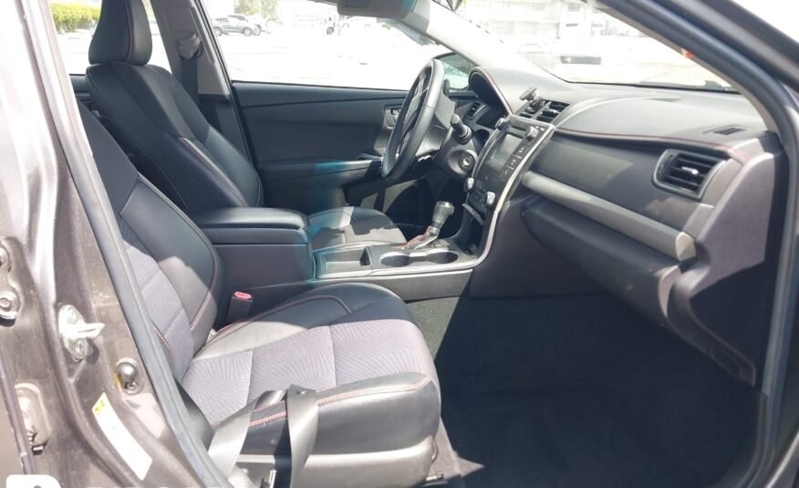 2017 II TOYOTA CAMRY SE