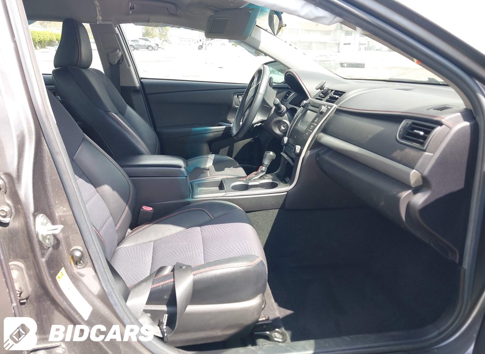2017 II TOYOTA CAMRY SE