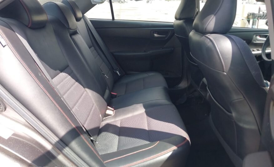2017 II TOYOTA CAMRY SE