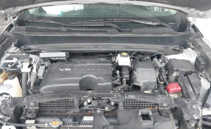 2018 II NISSAN PATHFINDER SV