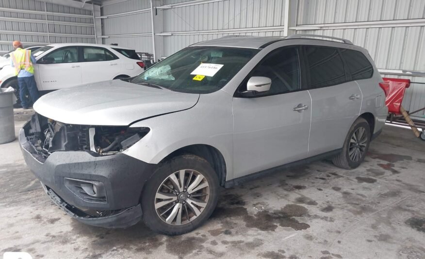 2018 II NISSAN PATHFINDER SV