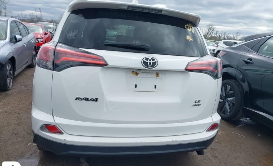 2018 II TOYOTA RAV4 LE