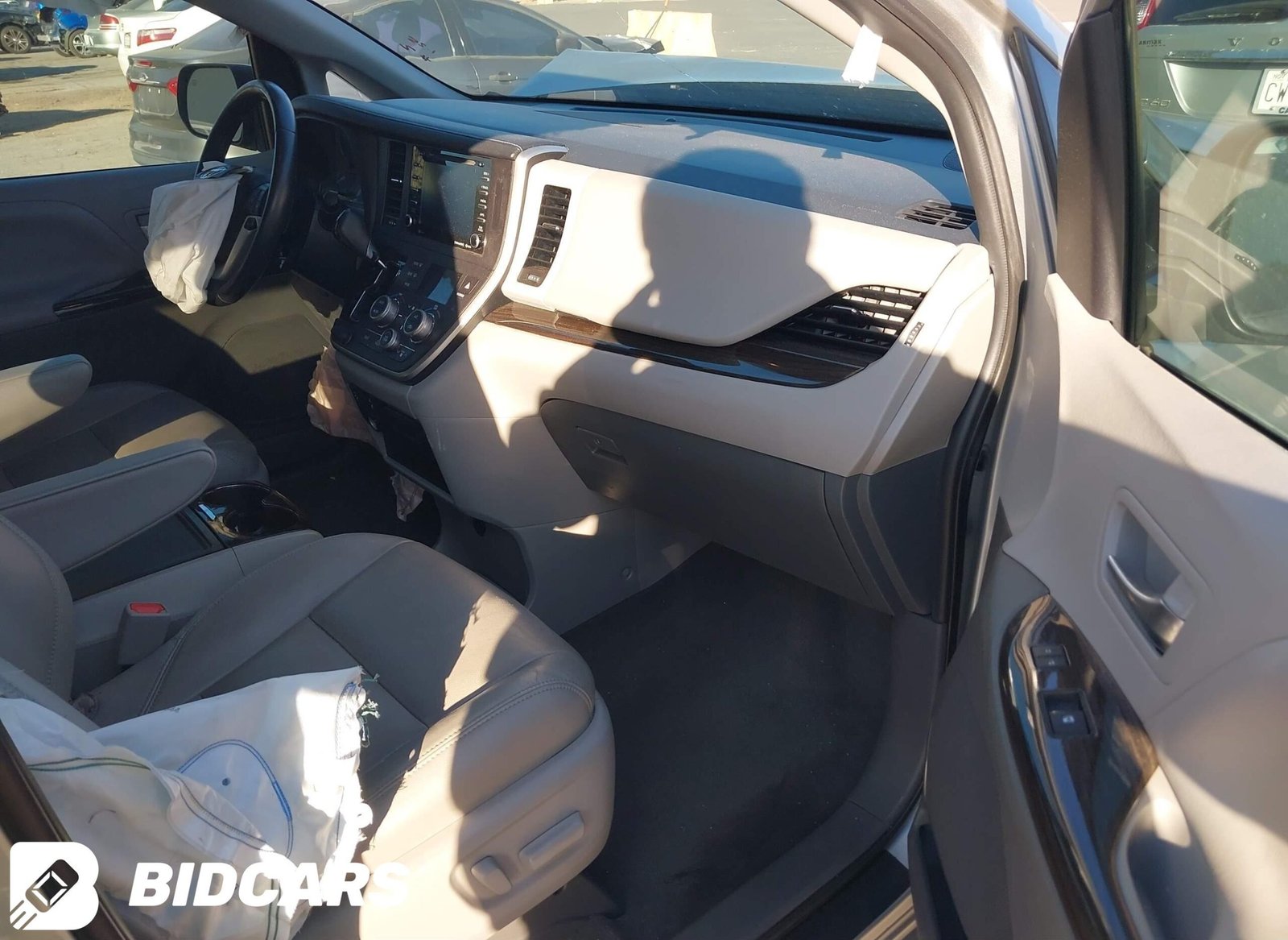 2020 II Toyota Sienna XLE