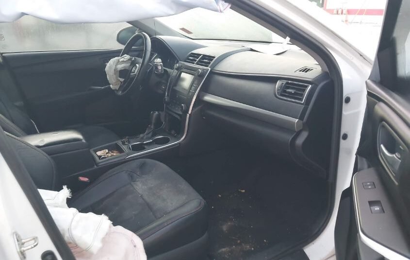 2017 II TOYOTA CAMRY SE