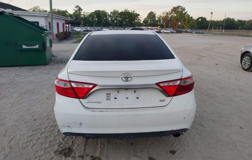 2017 II TOYOTA CAMRY SE