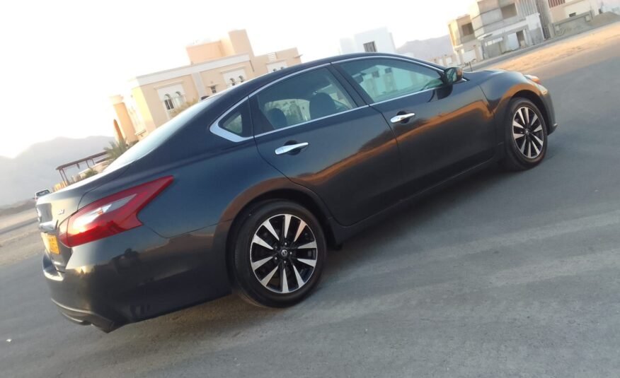 2018 Nissan Altima SV