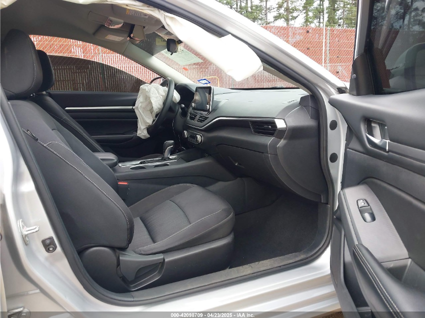 2022 NISSAN ALTIMA SV