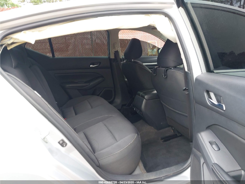 2022 NISSAN ALTIMA SV