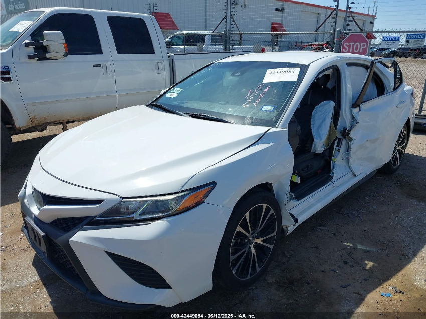 2020 Toyota Camry SE