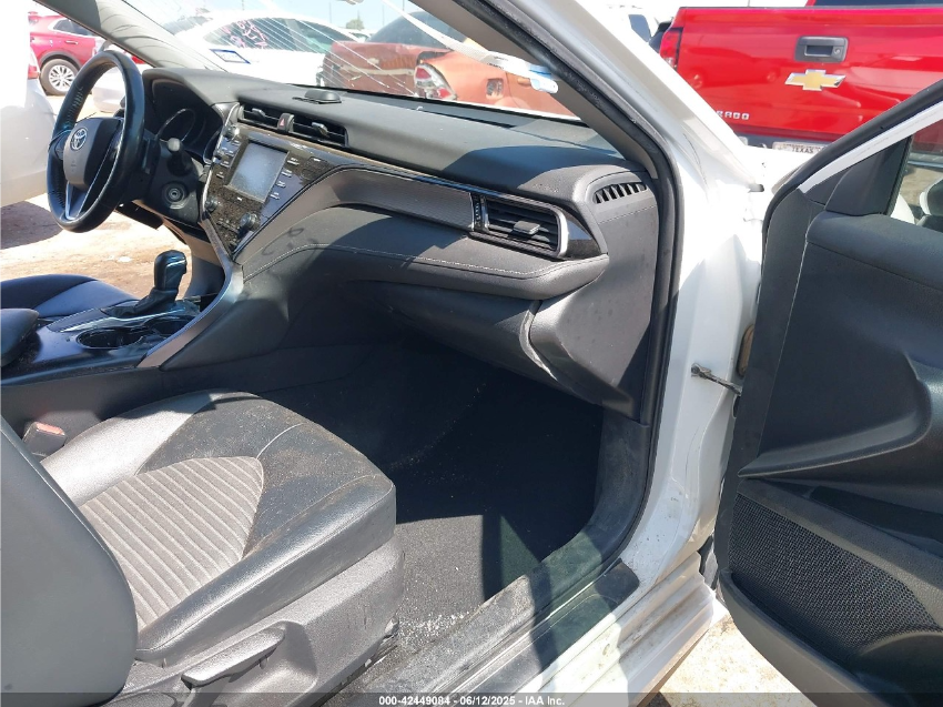 2020 Toyota Camry SE