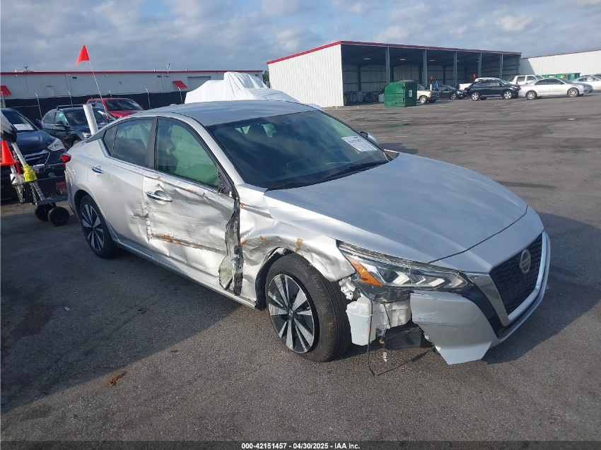 2022 Nissan Altima SV