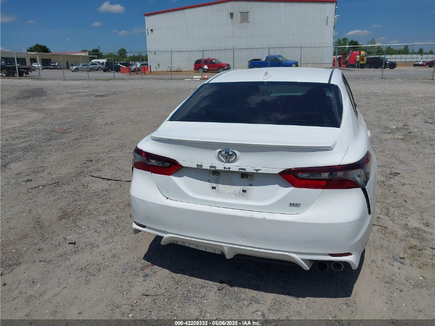 2022 Toyota Camry SE