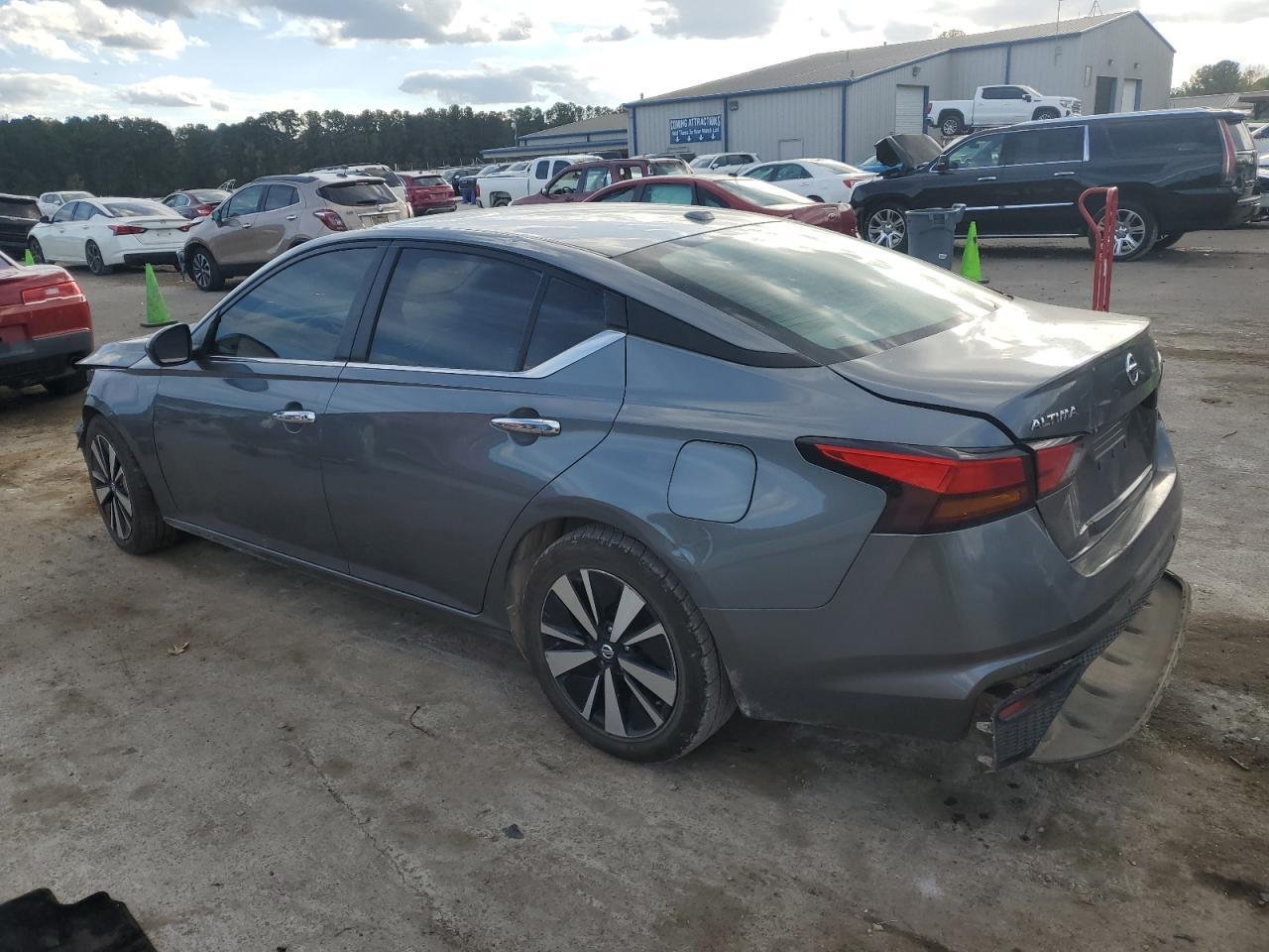 2021 Nissan Altima SV