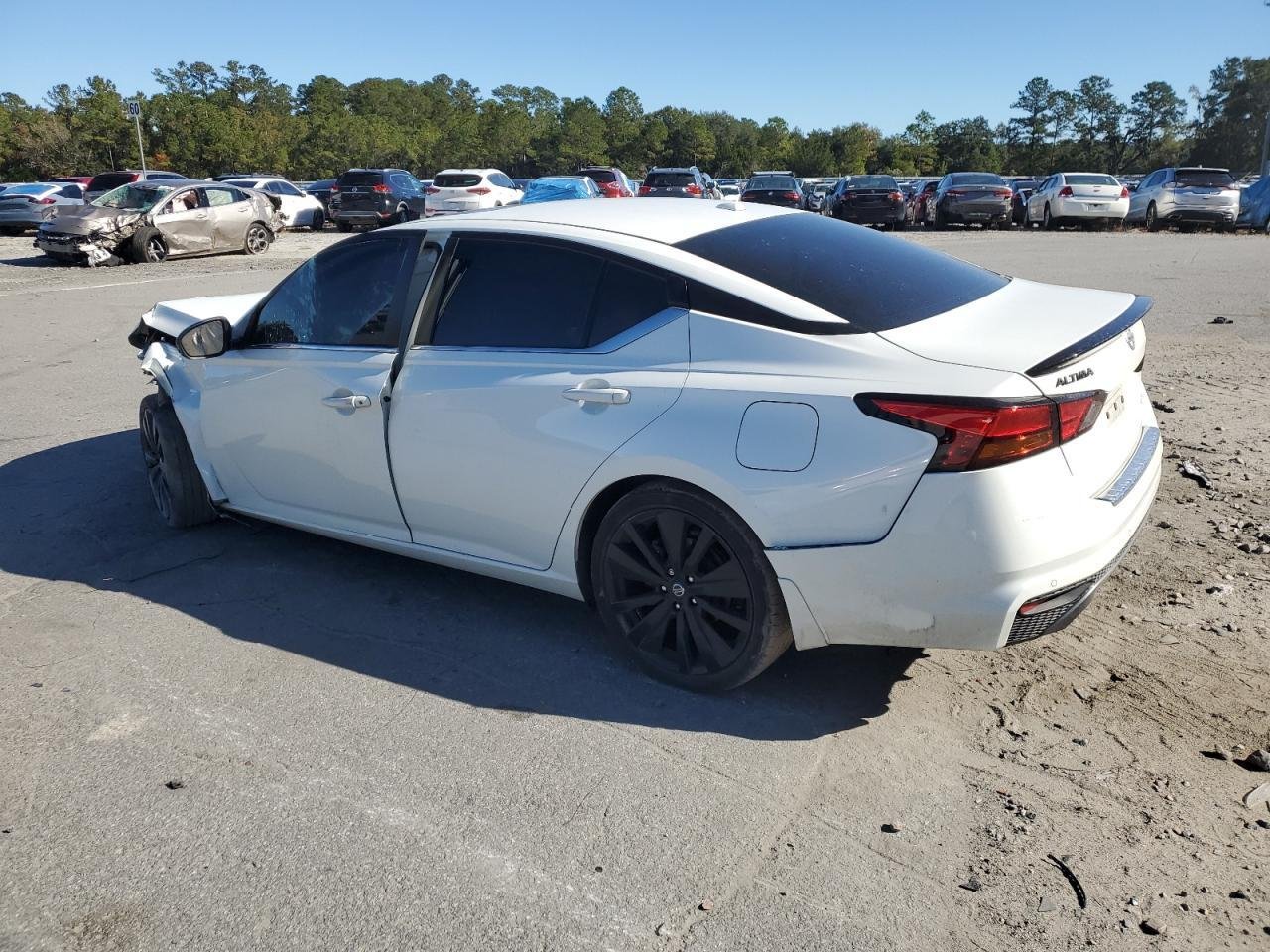 2022 Nissan Altima SR