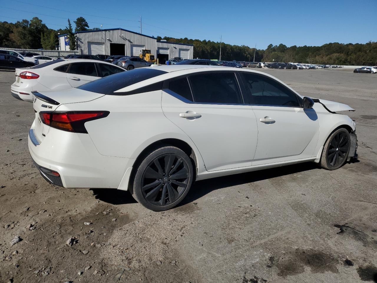 2022 Nissan Altima SR